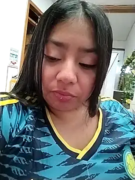 Snapshot of Amber_Herrera chatting on 06/18/26, 12:53 Amber Herrera online show from 06/18/26, 12:53