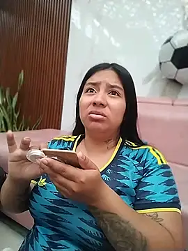 Snapshot of Amber_Herrera chatting on 06/29/26, 12:27 Amber Herrera online show from 06/29/26, 12:27