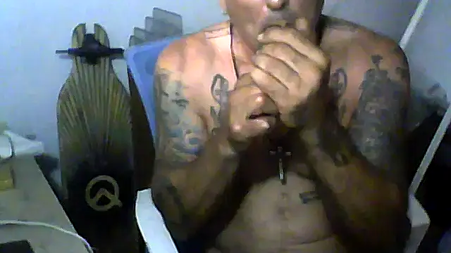 Snapshot of SlickDickyadown chatting on 06/04/26, 10:27 SlickDickyadown online show from 06/04/26, 10:27