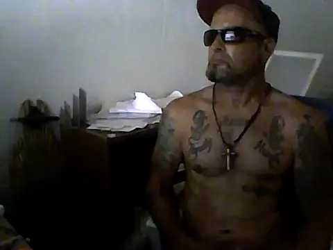 Snapshot of SlickDickyadown chatting on 06/17/26, 01:34 SlickDickyadown online show from 06/17/26, 01:34
