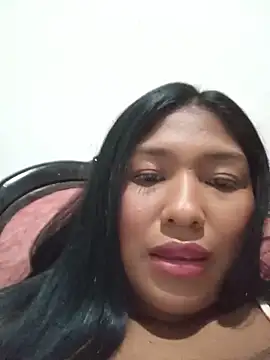 Snapshot of MoonMua chatting on 06/14/26, 02:09 MoonMua online show from 06/14/26, 02:09