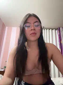 Snapshot of makii_30 chatting on 06/07/26, 03:21 makii 30 online show from 06/07/26, 03:21