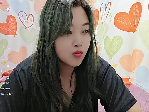 Snapshot of xiaoxi-88 chatting on 06/12/26, 12:04 xiaoxi-88 online show from 06/12/26, 12:04