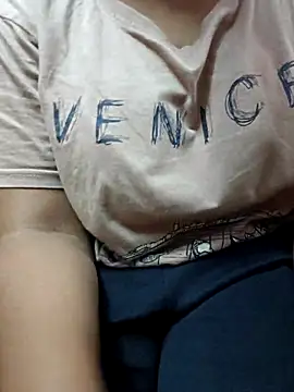 Snapshot of telugubigboobs__P chatting on 07/17/26, 06:42 telugubigboobs P online show from 07/17/26, 06:42