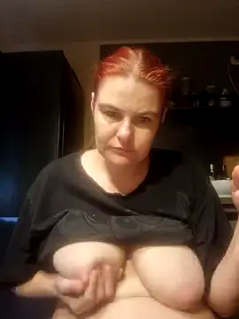 GoldenWifee online show from 07/14/26, 04:17