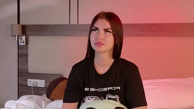 leonameilee online show from 06/19/26, 06:29
