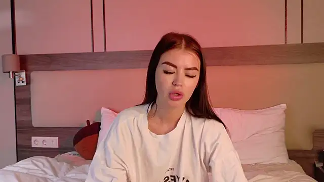 leonameilee online show from 06/24/26, 06:12