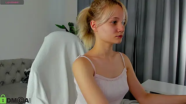 Snapshot of Bunny_Elsy chatting on 06/18/26, 11:47 Bunny Elsy online show from 06/18/26, 11:47