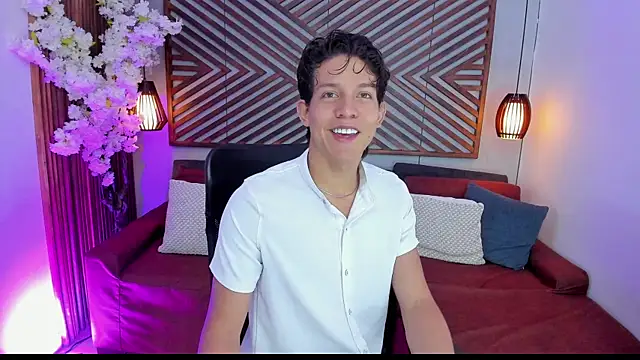 Snapshot of LevinFox chatting on 07/16/26, 11:27 LevinFox online show from 07/16/26, 11:27