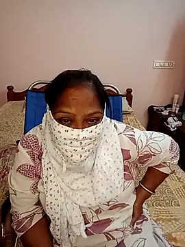 Snapshot of preeti_telugu chatting on 06/05/26, 02:45 preeti telugu online show from 06/05/26, 02:45