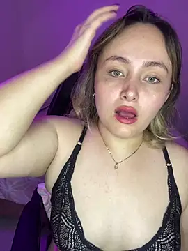 Snapshot of Rositafresitaa chatting on 06/11/26, 02:00 Rositafresitaa online show from 06/11/26, 02:00