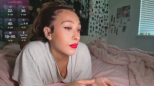 LyraCovee online show from 06/27/26, 12:37