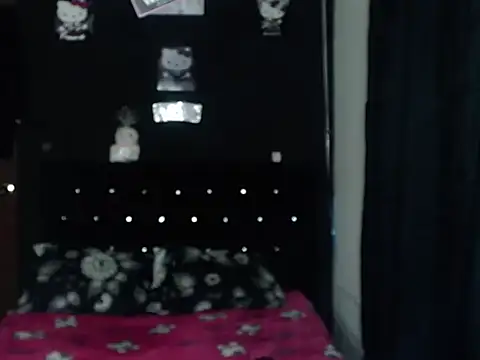 Snapshot of madame_kitty chatting on 07/10/26, 10:01 madame kitty online show from 07/10/26, 10:01