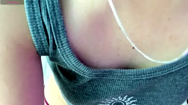 Snapshot of Fernanda_xxx chatting on 07/17/26, 02:45 Fernanda xxx online show from 07/17/26, 02:45