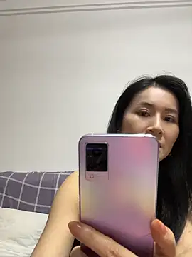 Snapshot of yanzi-888 chatting on 06/07/26, 01:04 yanzi-888 online show from 06/07/26, 01:04