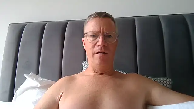 Snapshot of SinfulPulse69 chatting on 06/12/26, 11:20 SinfulPulse69 online show from 06/12/26, 11:20