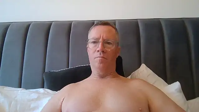 Snapshot of SinfulPulse69 chatting on 06/15/26, 05:42 SinfulPulse69 online show from 06/15/26, 05:42