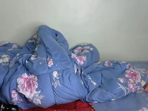 pretty julie22 online show from 06/14/26, 02:30