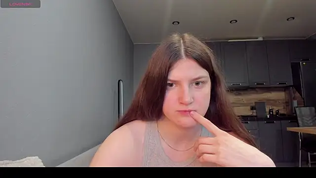 Snapshot of lesleyfit chatting on 06/07/26, 02:05 lesleyfit online show from 06/07/26, 02:05