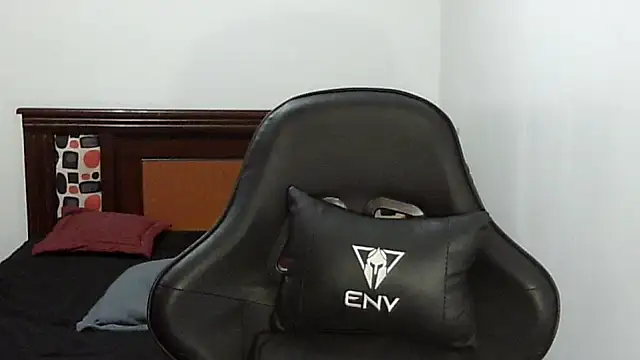 Lolacurly69 online show from 07/01/26, 11:59