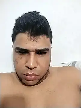 Snapshot of moreno1c chatting on 06/10/26, 05:18 moreno1c online show from 06/10/26, 05:18