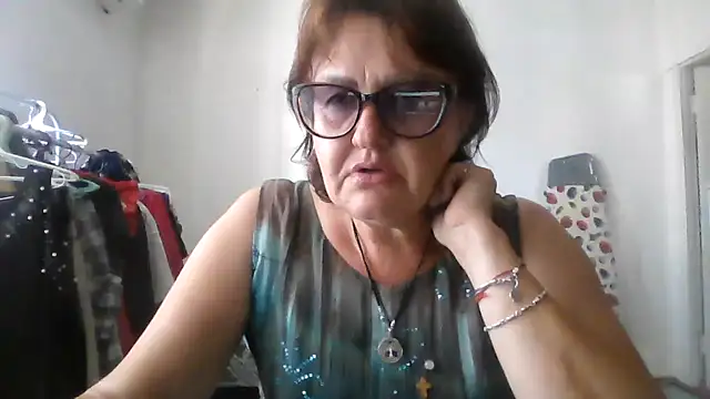 Snapshot of ErikaXShine chatting on 07/24/26, 12:25 ErikaXShine online show from 07/24/26, 12:25