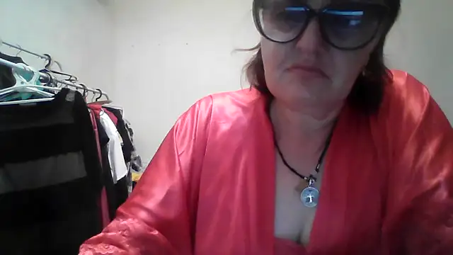 Snapshot of ErikaXShine chatting on 07/25/26, 08:17 ErikaXShine online show from 07/25/26, 08:17