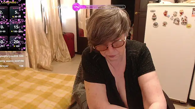 Snapshot of Sharon_Amore chatting on 07/16/26, 09:37 Sharon Amore online show from 07/16/26, 09:37