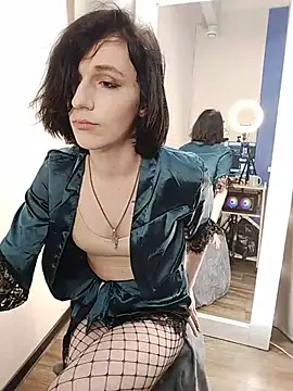 MickeQuinee online show from 07/10/26, 08:29
