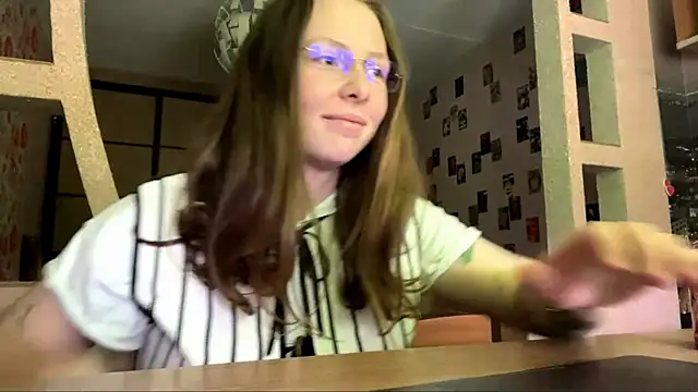AlisonOhlmacher online show from 06/12/26, 10:25