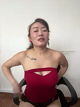 Snapshot of mollymm chatting on 06/18/26, 02:56 mollymm online show from 06/18/26, 02:56