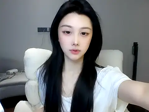 SylvieMaya online show from 06/12/26, 04:39