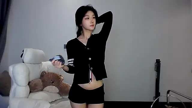 SylvieMaya online show from 07/24/26, 05:00