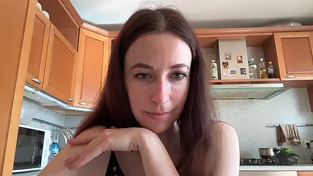 Snapshot of Flamingo_Queen chatting on 06/11/26, 06:00 Flamingo Queen online show from 06/11/26, 06:00