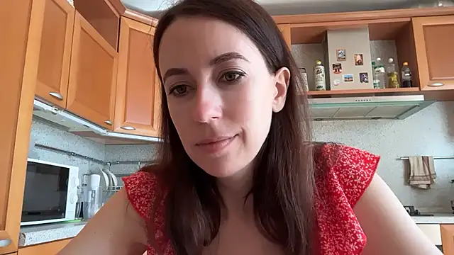 Snapshot of Flamingo_Queen chatting on 06/18/26, 06:13 Flamingo Queen online show from 06/18/26, 06:13