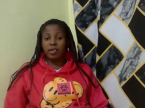 Snapshot of lilmomaa chatting on 07/19/26, 12:03 lilmomaa online show from 07/19/26, 12:03