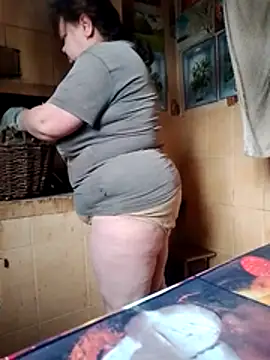 oksana72 online show from 02/15/26, 07:16