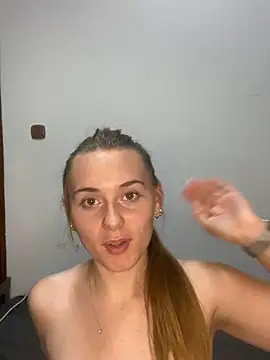 Snapshot of FlirtySophiaa chatting on 06/18/26, 10:58 FlirtySophiaa online show from 06/18/26, 10:58