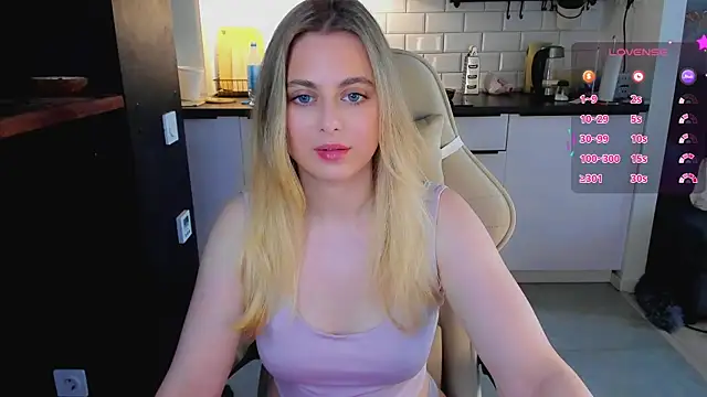 Snapshot of blonde_kellyy chatting on 07/04/26, 04:51 blonde kellyy online show from 07/04/26, 04:51