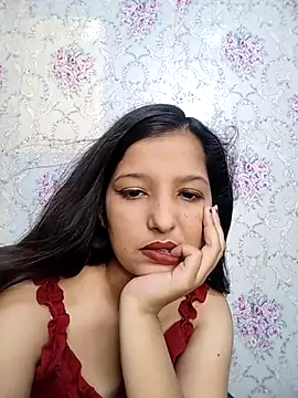 Snapshot of Queen_Rosyy chatting on 06/22/26, 04:09 Queen Rosyy online show from 06/22/26, 04:09