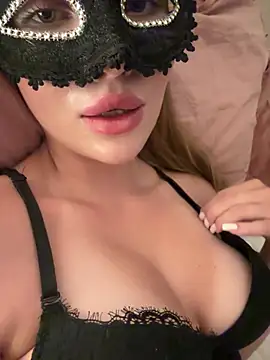 AlexandraMoore03 online show from 06/16/26, 08:11