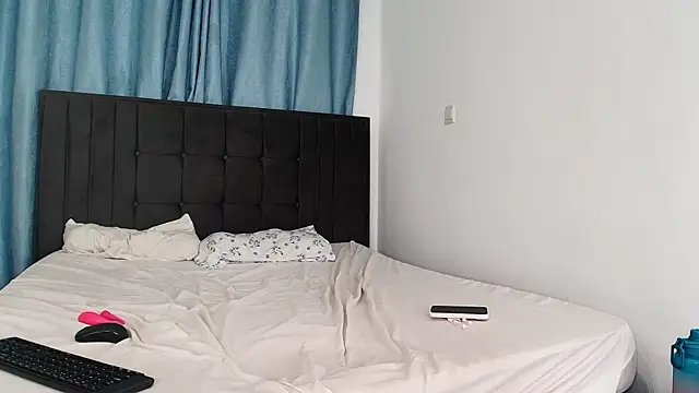 Sweet But Naughty online show from 07/07/26, 08:29