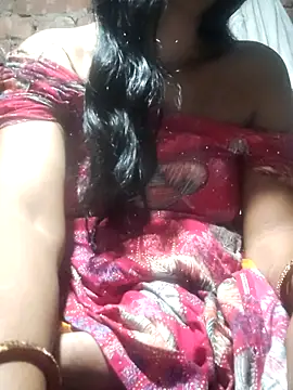 Snapshot of Tanvi-j chatting on 07/11/26, 05:15 Tanvi-j online show from 07/11/26, 05:15
