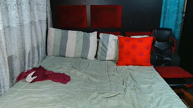 Snapshot of Lavendaxx chatting on 07/12/26, 02:41 Lavendaxx online show from 07/12/26, 02:41