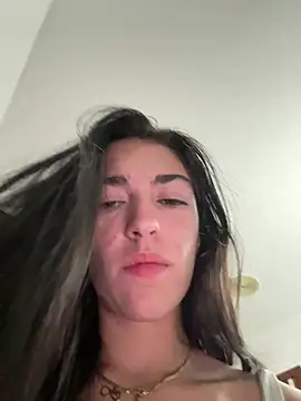 adrianaasoler online show from 07/07/26, 10:14