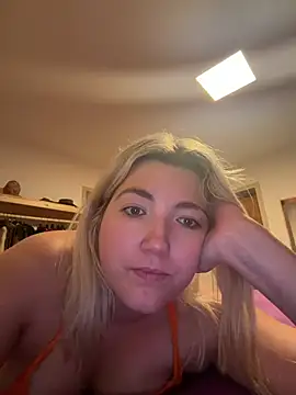 LauraStarr online show from 07/20/26, 04:53