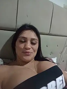 Snapshot of Milabri chatting on 06/17/26, 10:50 Milabri online show from 06/17/26, 10:50