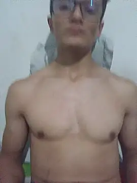 Davitfitnosuke online show from 06/14/26, 02:24
