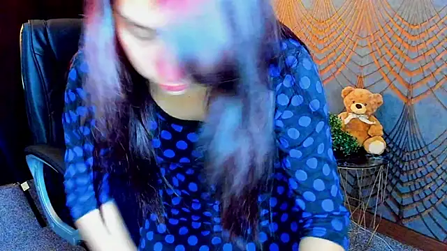 Snapshot of Livia_Shy chatting on 06/26/26, 05:34 Livia Shy online show from 06/26/26, 05:34