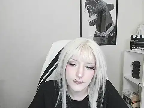 Snapshot of NikaDream chatting on 07/14/26, 01:06 NikaDream online show from 07/14/26, 01:06